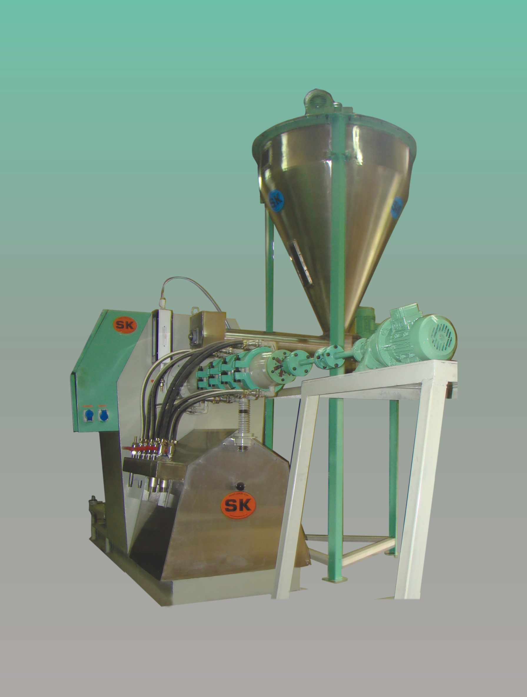 Extruder With Agitating Bin 2